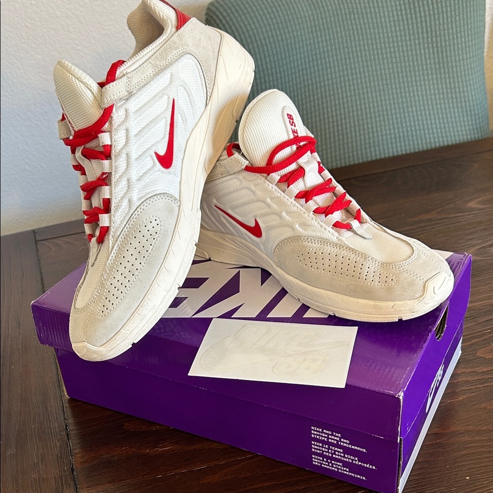 Nike SB White Sneakers with Red Accents - Low Top Trainers